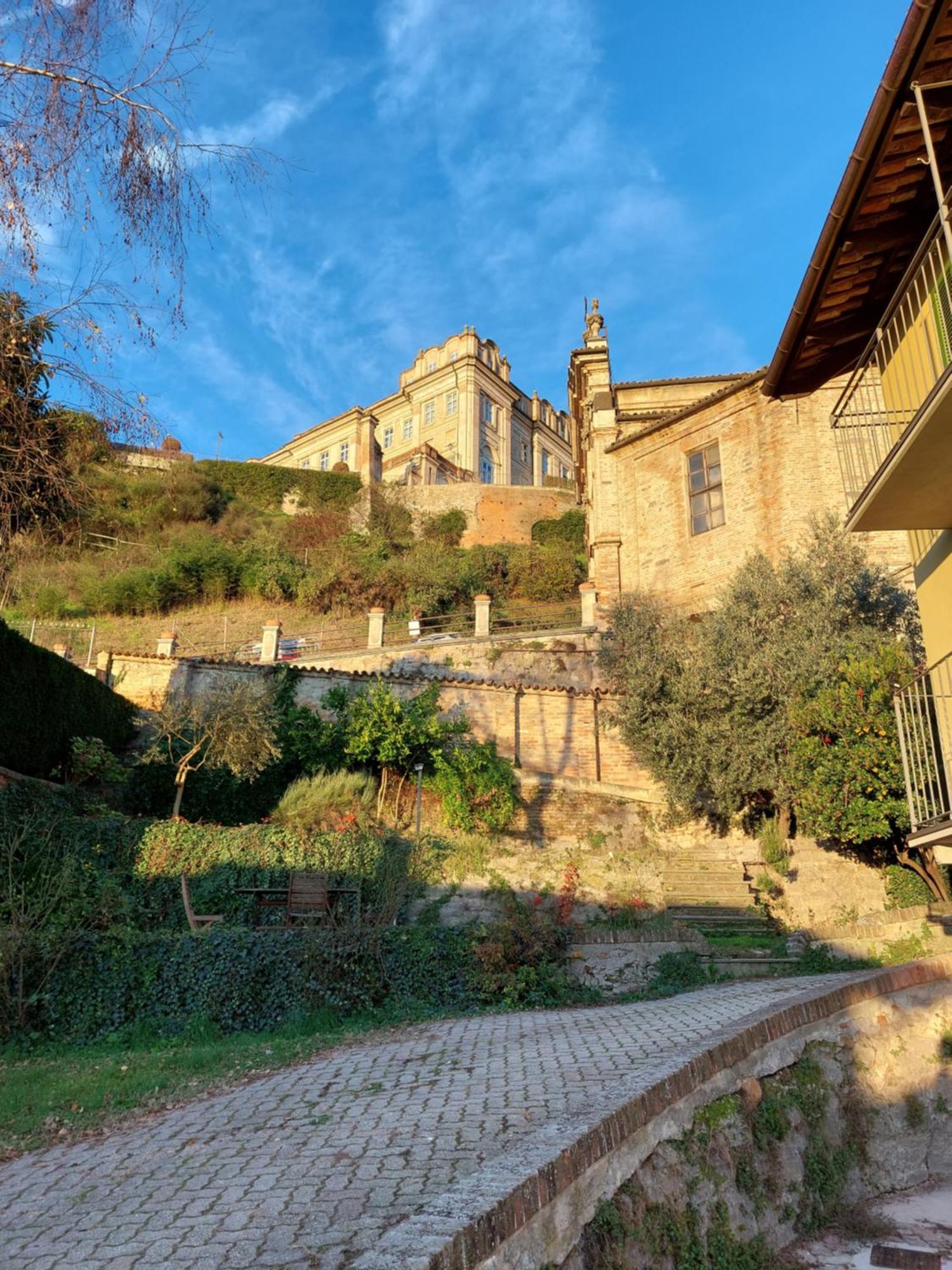 Apartamento Il Giardino Di Olivia Guarene Exterior foto