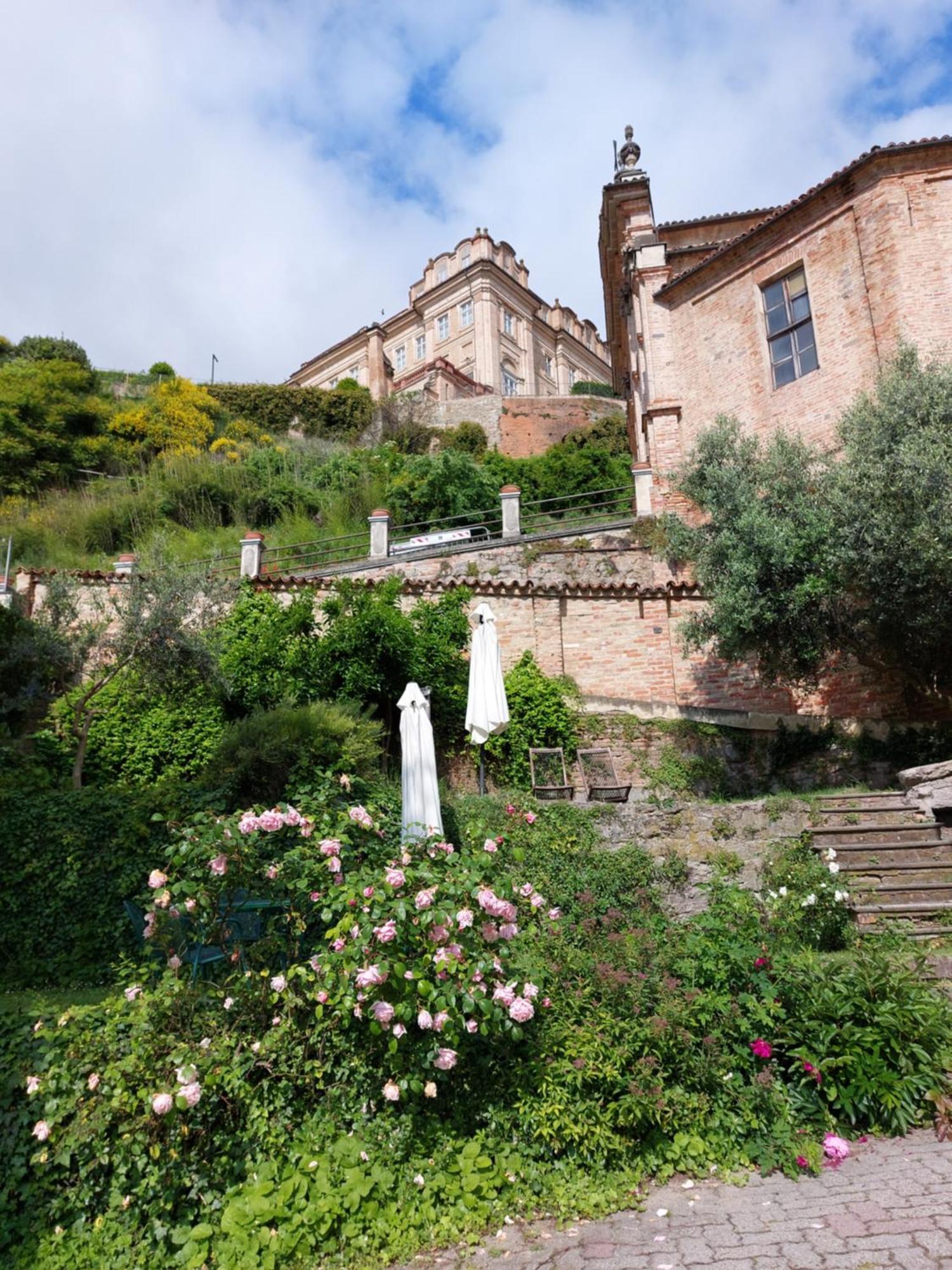 Apartamento Il Giardino Di Olivia Guarene Exterior foto