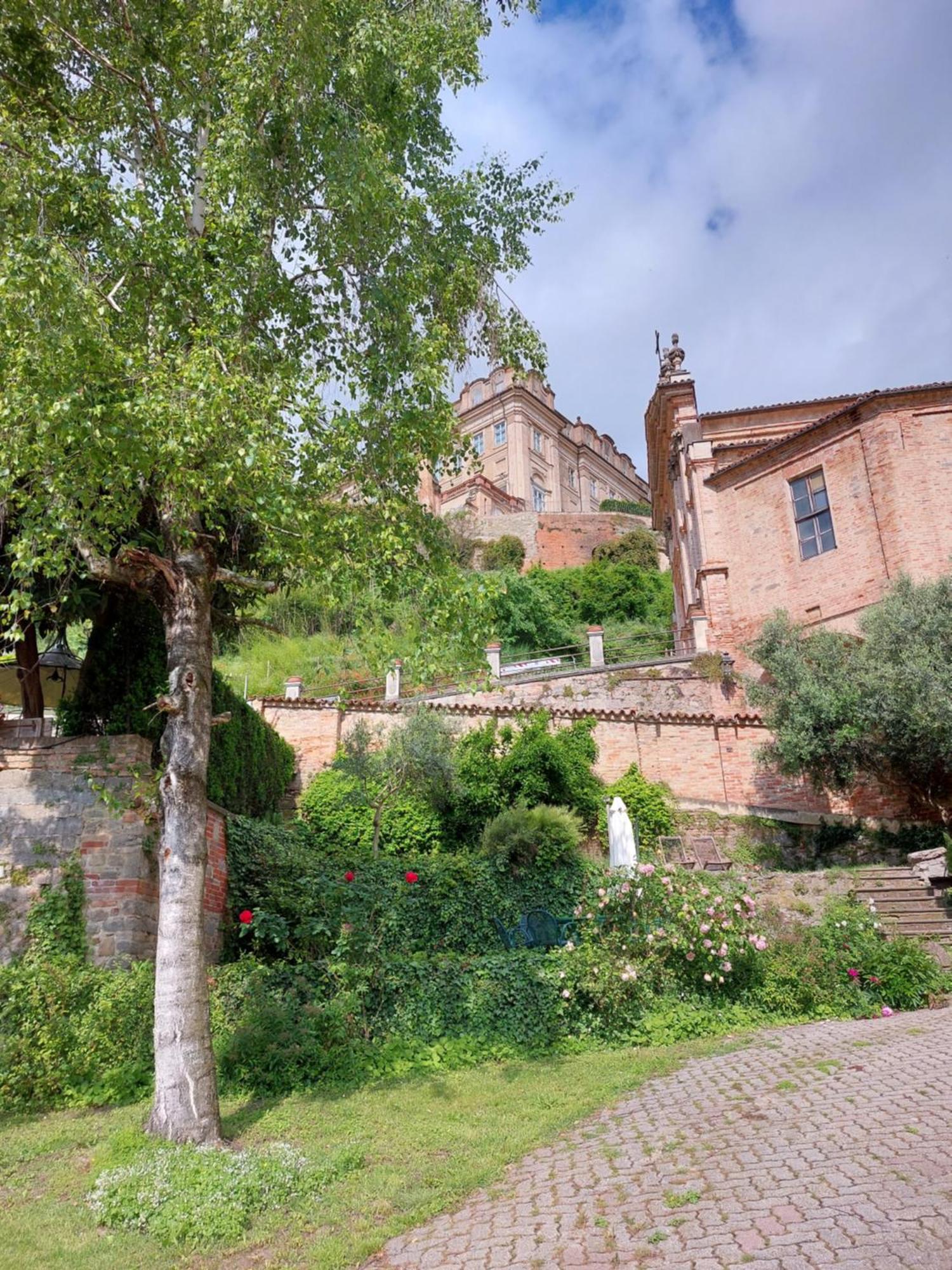 Apartamento Il Giardino Di Olivia Guarene Exterior foto