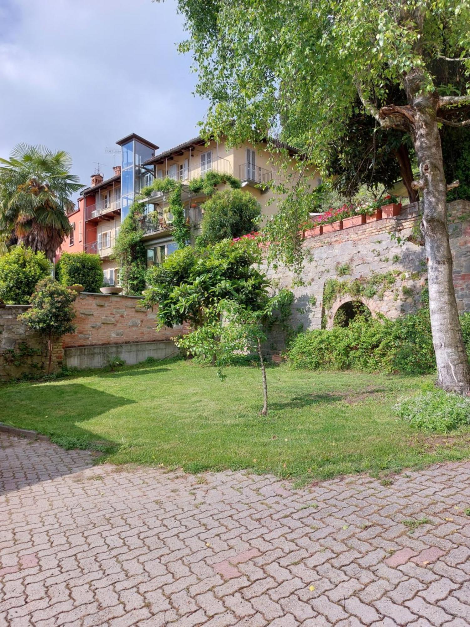 Apartamento Il Giardino Di Olivia Guarene Exterior foto